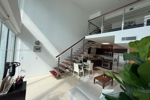Condominio en alquiler en Miami, Florida, 1 dormitorio, 91.69 m2 № 1998492 - foto 4