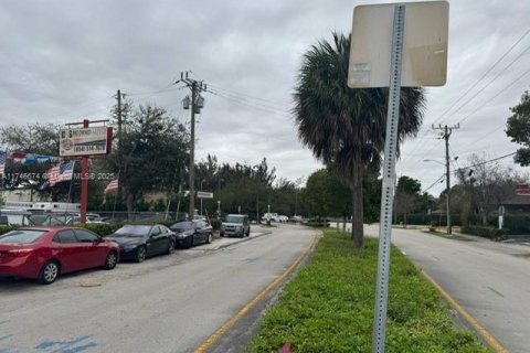 Commercial property in Fort Lauderdale, Florida № 2058058 - photo 3