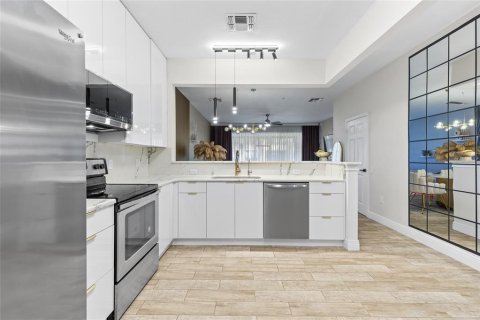 Townhouse in Orlando, Florida 3 bedrooms, 156.26 sq.m. № 1781307 - photo 3
