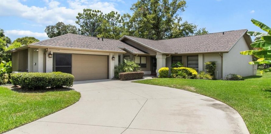 Casa en Homosassa, Florida 3 dormitorios, 204.2 m2 № 1884786