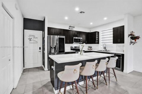 Купить виллу или дом в Хомстед, Флорида 4 спальни, 241.36м2, № 2042081 - фото 20