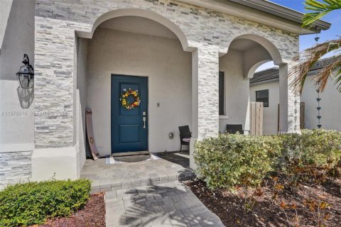 Купить виллу или дом в Хомстед, Флорида 4 спальни, 241.36м2, № 2042081 - фото 4