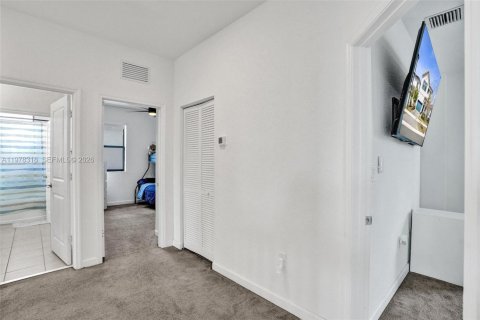 Купить виллу или дом в Хомстед, Флорида 4 спальни, 241.36м2, № 2042081 - фото 26