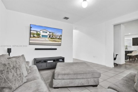 Купить виллу или дом в Хомстед, Флорида 4 спальни, 241.36м2, № 2042081 - фото 12