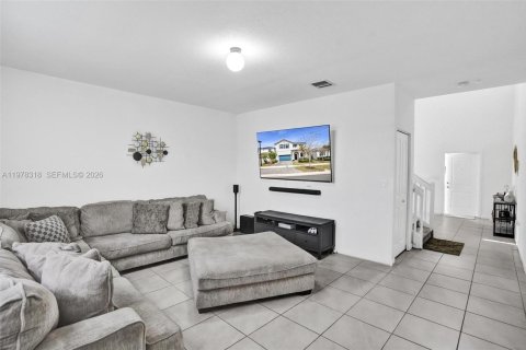 Купить виллу или дом в Хомстед, Флорида 4 спальни, 241.36м2, № 2042081 - фото 10