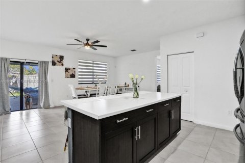 Купить виллу или дом в Хомстед, Флорида 4 спальни, 241.36м2, № 2042081 - фото 18