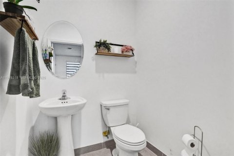 Купить виллу или дом в Хомстед, Флорида 4 спальни, 241.36м2, № 2042081 - фото 23