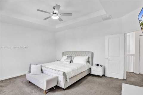 Купить виллу или дом в Хомстед, Флорида 4 спальни, 241.36м2, № 2042081 - фото 28