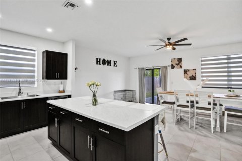 Купить виллу или дом в Хомстед, Флорида 4 спальни, 241.36м2, № 2042081 - фото 19