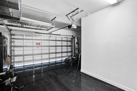 Купить виллу или дом в Хомстед, Флорида 4 спальни, 241.36м2, № 2042081 - фото 22