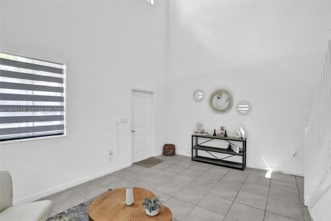 Купить виллу или дом в Хомстед, Флорида 4 спальни, 241.36м2, № 2042081 - фото 7