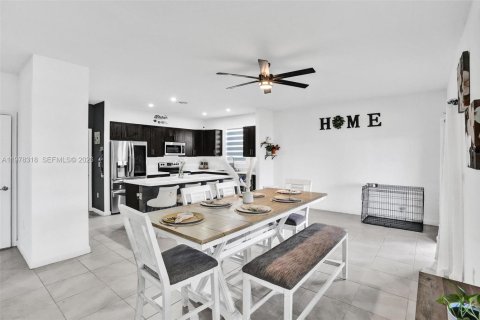 Купить виллу или дом в Хомстед, Флорида 4 спальни, 241.36м2, № 2042081 - фото 14