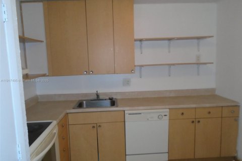 Copropriété à louer à Lauderhill, Floride: 2 chambres, 90.3 m2 № 2016780 - photo 23