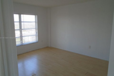 Copropriété à louer à Lauderhill, Floride: 2 chambres, 90.3 m2 № 2016780 - photo 19