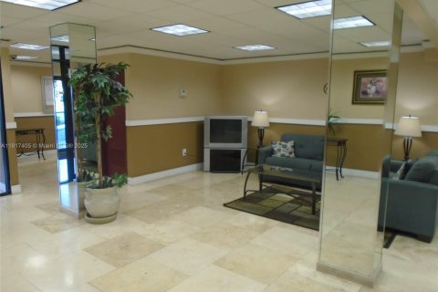 Copropriété à louer à Lauderhill, Floride: 2 chambres, 90.3 m2 № 2016780 - photo 14