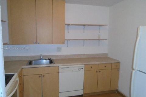 Copropriété à louer à Lauderhill, Floride: 2 chambres, 90.3 m2 № 2016780 - photo 25