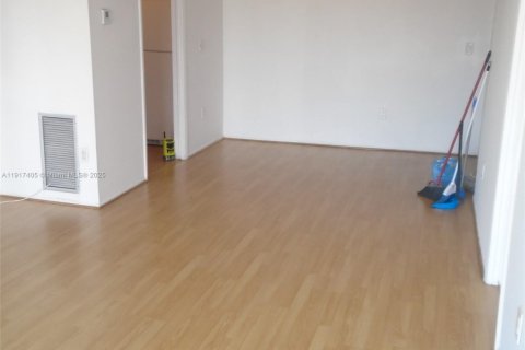 Copropriété à louer à Lauderhill, Floride: 2 chambres, 90.3 m2 № 2016780 - photo 9