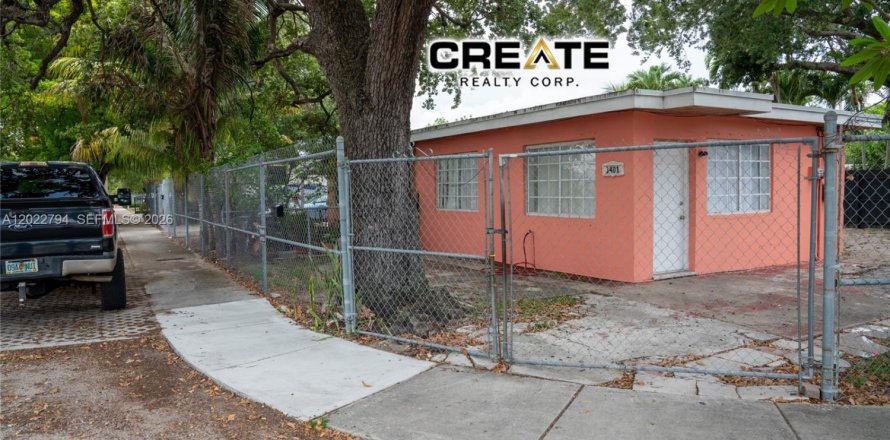 Propiedad comercial en Miami, Florida 83.61 m2 № 2281560