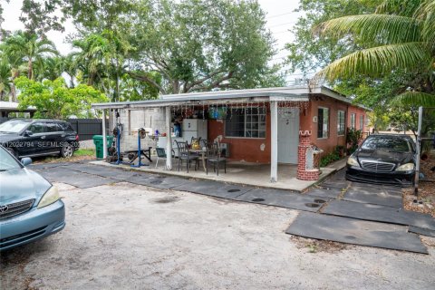Propiedad comercial en venta en Miami, Florida, 83.61 m2 № 2281560 - foto 5