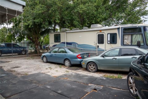 Propiedad comercial en venta en Miami, Florida, 83.61 m2 № 2281560 - foto 7
