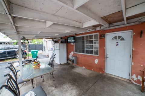 Propiedad comercial en venta en Miami, Florida, 83.61 m2 № 2281560 - foto 14