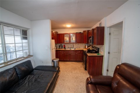 Propiedad comercial en venta en Miami, Florida, 83.61 m2 № 2281560 - foto 18