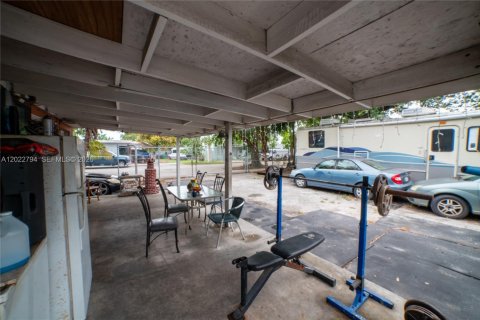 Propiedad comercial en venta en Miami, Florida, 83.61 m2 № 2281560 - foto 15