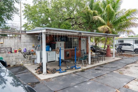 Propiedad comercial en venta en Miami, Florida, 83.61 m2 № 2281560 - foto 6