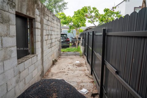 Propiedad comercial en venta en Miami, Florida, 83.61 m2 № 2281560 - foto 11