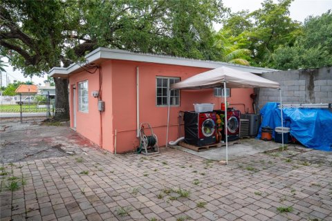 Propiedad comercial en venta en Miami, Florida, 83.61 m2 № 2281560 - foto 3