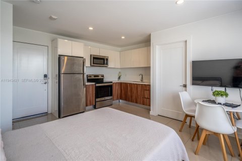 Apartment in Miami Beach, Florida 37.16 sq.m. № 2000915 - photo 3