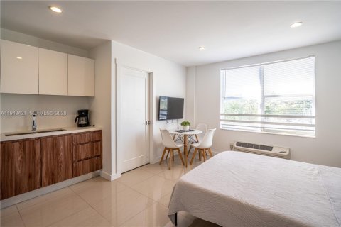 Studio in Miami Beach, Florida № 2000915