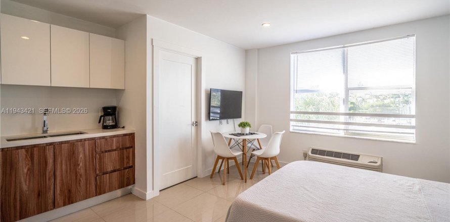 Studio in Miami Beach, Florida № 2000915