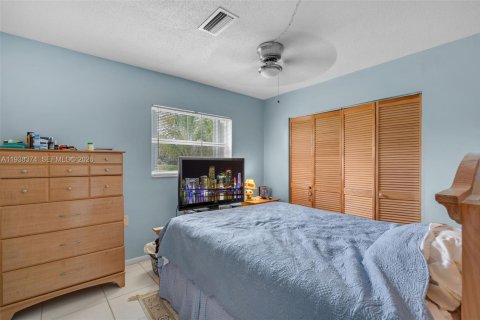 Villa ou maison à vendre à Tamarac, Floride: 4 chambres, 184.13 m2 № 2300349 - photo 21