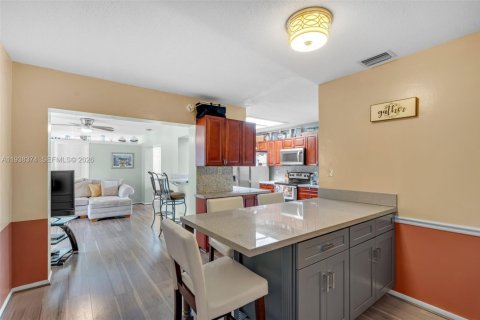 Villa ou maison à vendre à Tamarac, Floride: 4 chambres, 184.13 m2 № 2300349 - photo 13