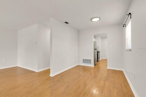 Appartement à louer à Gulfport, Floride: 1 chambre, 67.63 m2 № 2373419 - photo 6