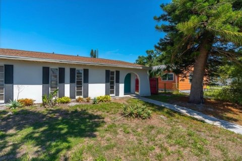 Appartement à louer à Gulfport, Floride: 1 chambre, 67.63 m2 № 2373419 - photo 2
