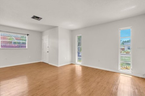 Appartement à louer à Gulfport, Floride: 1 chambre, 67.63 m2 № 2373419 - photo 4