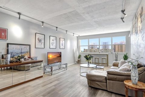 Condo à Hallandale Beach, Floride, 2 chambres  № 2042591