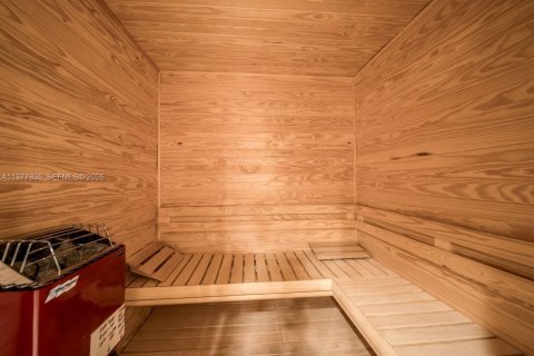 Condo in Hallandale Beach, Florida, 2 bedrooms  № 2042591 - photo 21