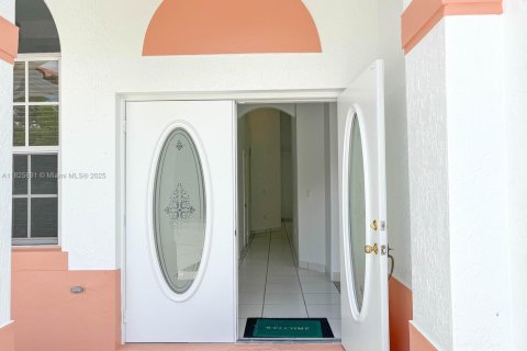 Купить виллу или дом в Майами-Спрингс, Флорида 4 спальни, 218.41м2, № 1794269 - фото 2