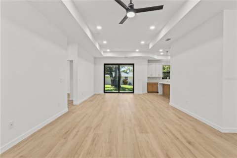 Villa ou maison à louer à Venice, Floride: 3 chambres, 140.19 m2 № 2416589 - photo 2