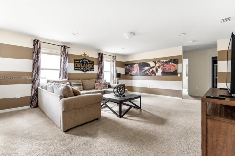 House in Kissimmee, Florida 7 bedrooms, 307.88 sq.m. № 2153003 - photo 7