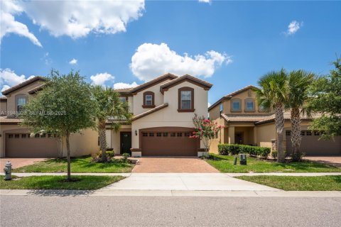 House in Kissimmee, Florida 7 bedrooms, 307.88 sq.m. № 2153003