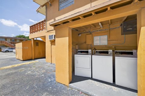 Apartamento en Hialeah, Florida 2 dormitorios № 2026251