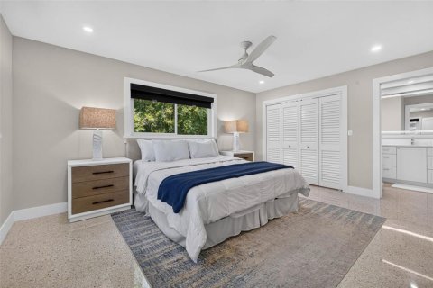 House in Saint Pete Beach, Florida 2 bedrooms, 123.28 sq.m. № 2195931 - photo 29