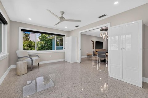 House in Saint Pete Beach, Florida 2 bedrooms, 123.28 sq.m. № 2195931 - photo 27