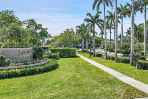 House in Boca Raton, Florida 3 bedrooms, 237.37 sq.m. № 1117749 - photo 1