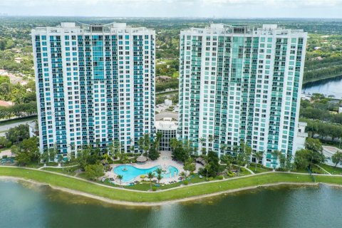 Copropriété à vendre à Sunrise, Floride: 2 chambres, 108.23 m2 № 1963522 - photo 19