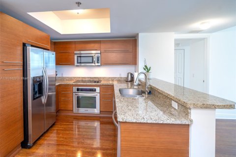 Copropriété à vendre à Sunrise, Floride: 2 chambres, 108.23 m2 № 1963522 - photo 2